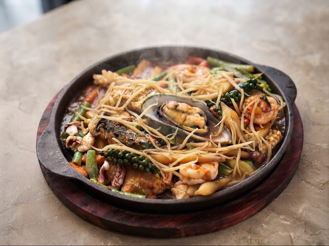 Pad Chaa (Do Forget to Order Rice).