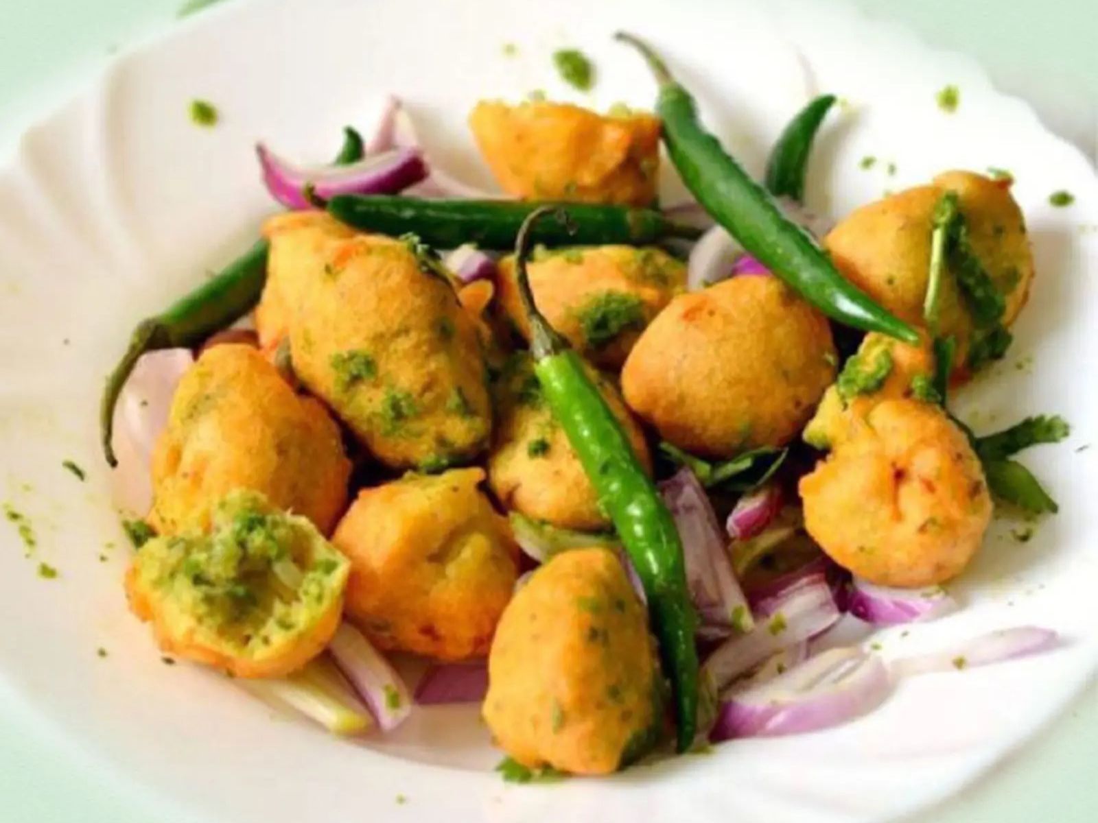 MOONG DAL VADA (6 Pcs).