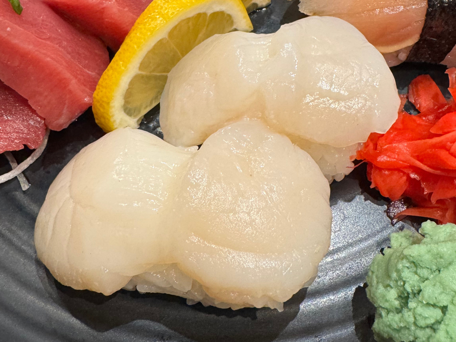 Plain Hotate Nigiri.