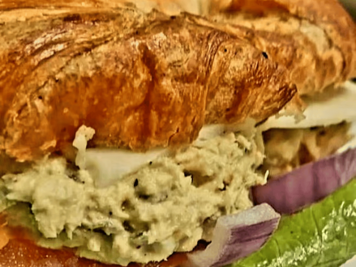 Tuna on Croissant.