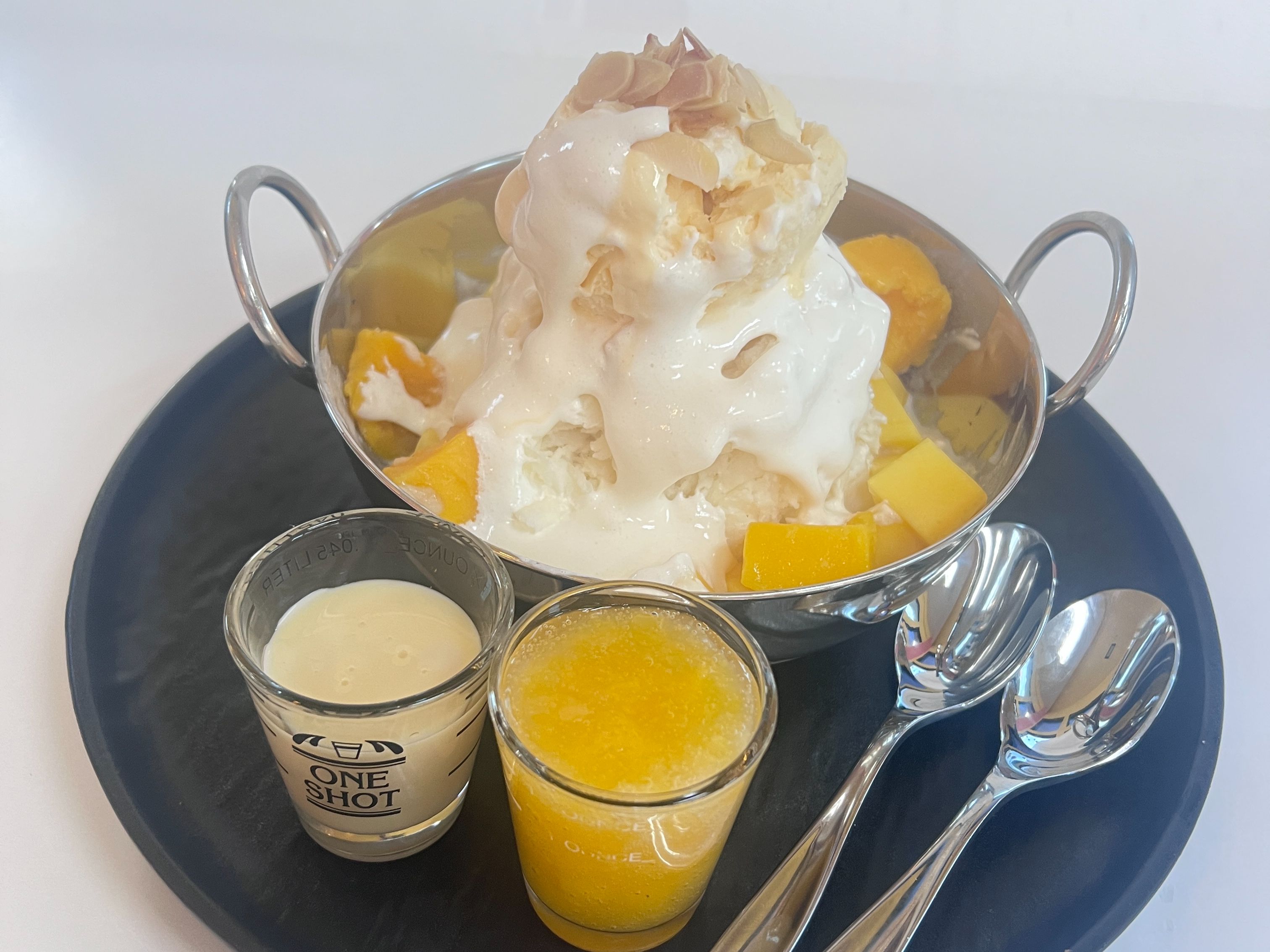 Peach Mango Bingsu.