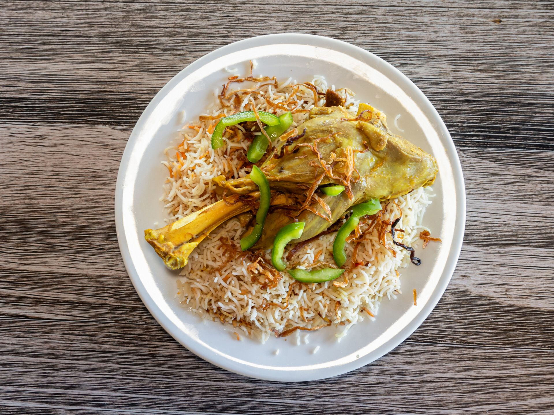 Mathloothah /lamb Shank مثلوثه لحم موزة مندي.