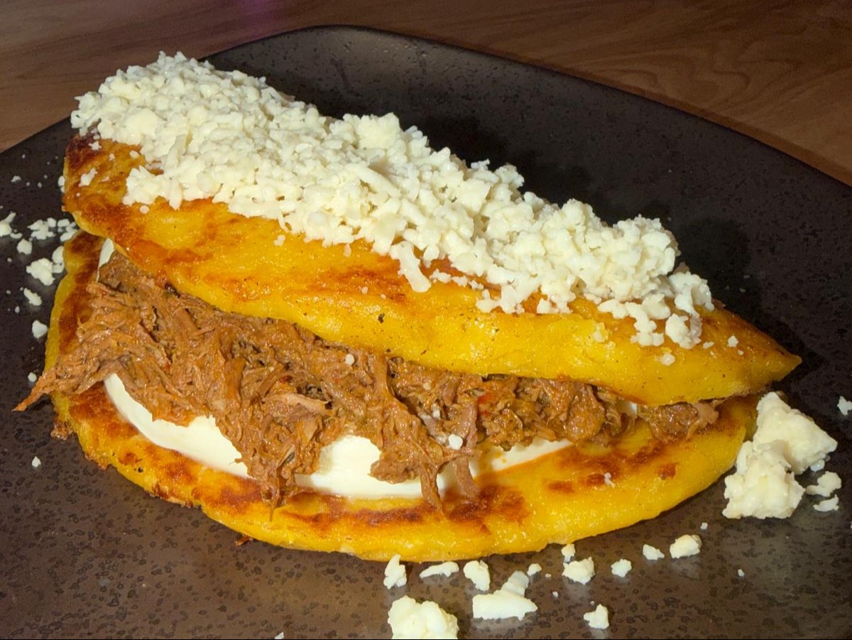 Beef Cachapa / Cachapa de Carne Mechada.