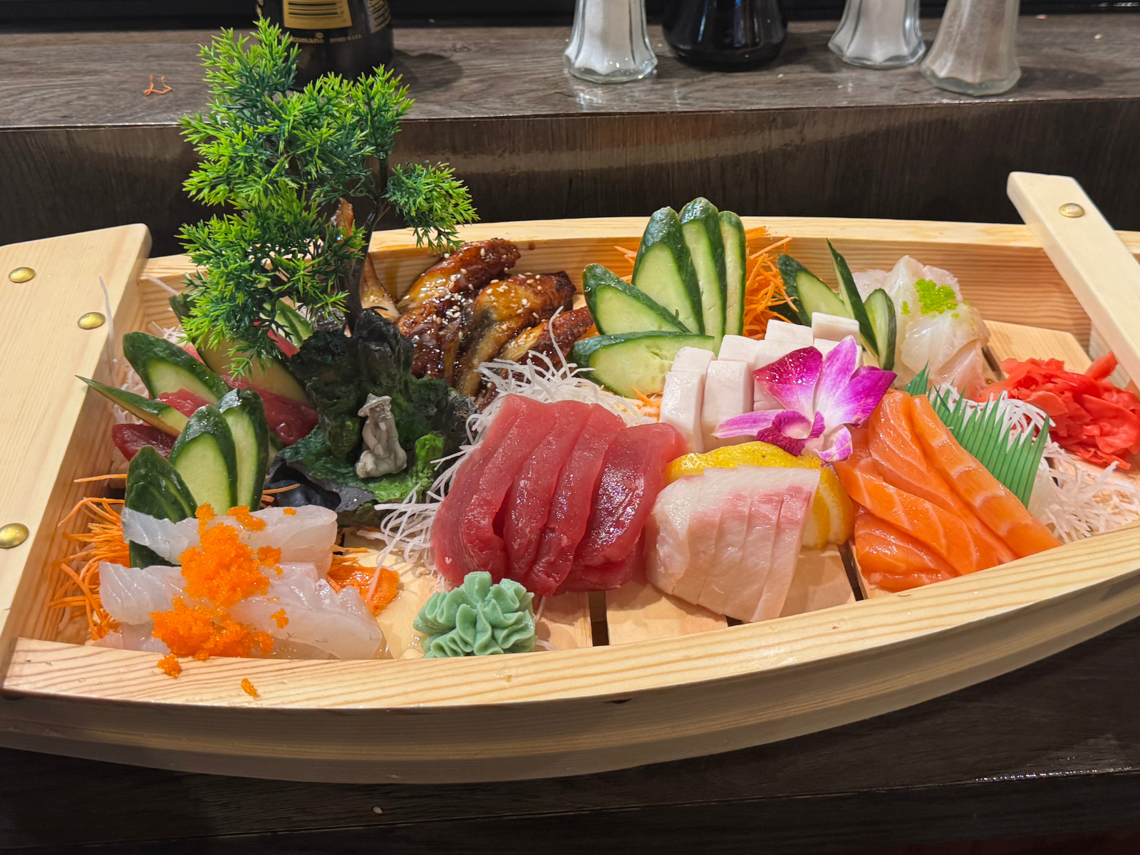 Large Sashimi Plate (40 Pieces).