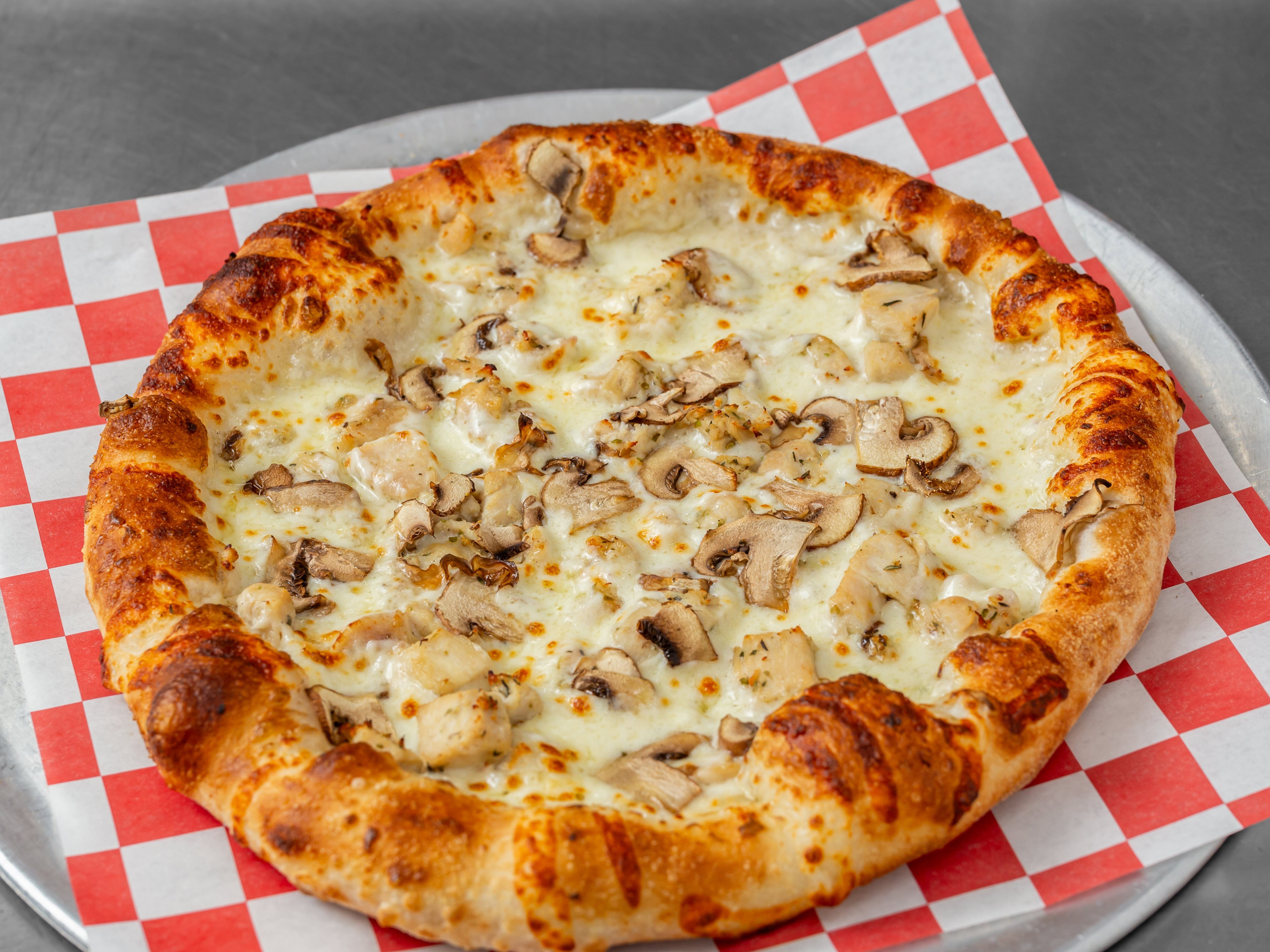 10" Chicken Alfredo Pizza