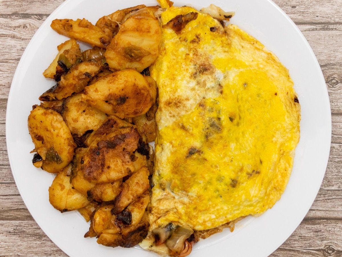 #6. Spinach, Mushrooms, Roasted Peppers & Mozzarella Omelette.