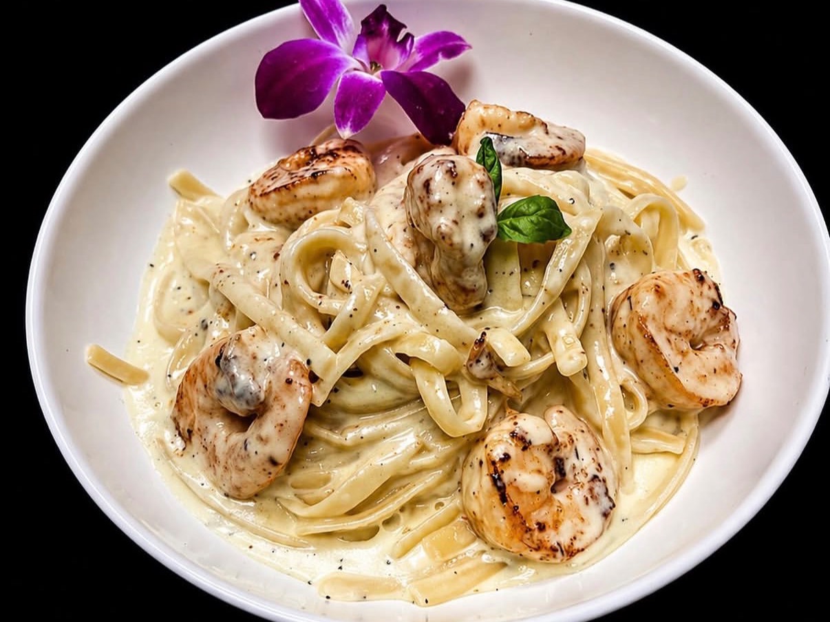 CREAMY SHRIMP FETTUCINE