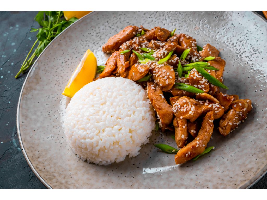 DD. Cơm Xào Bò / Steamed Rice w/Stir Fried Vege, Beef.