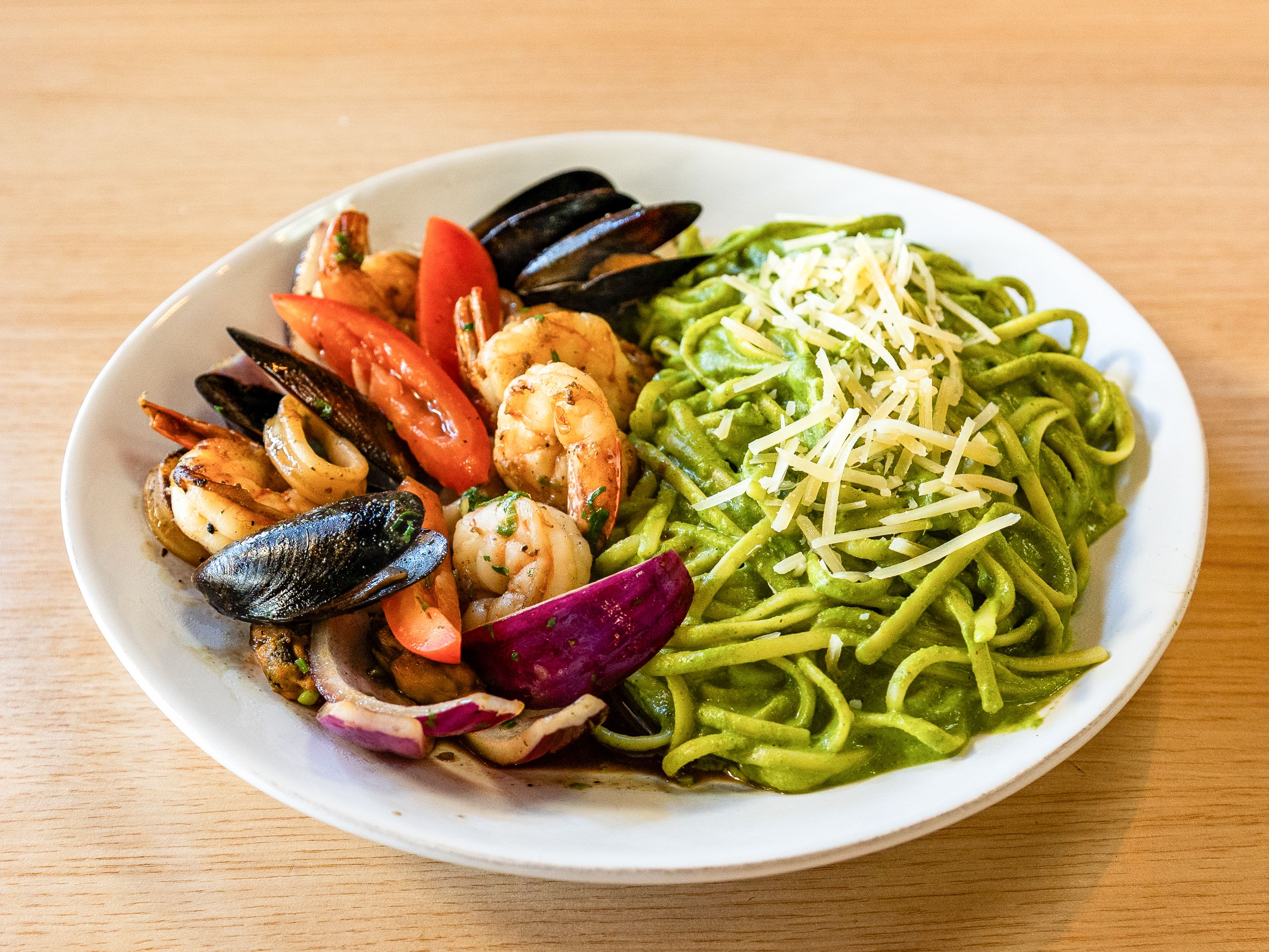 Tallarin Verde Mariscos.