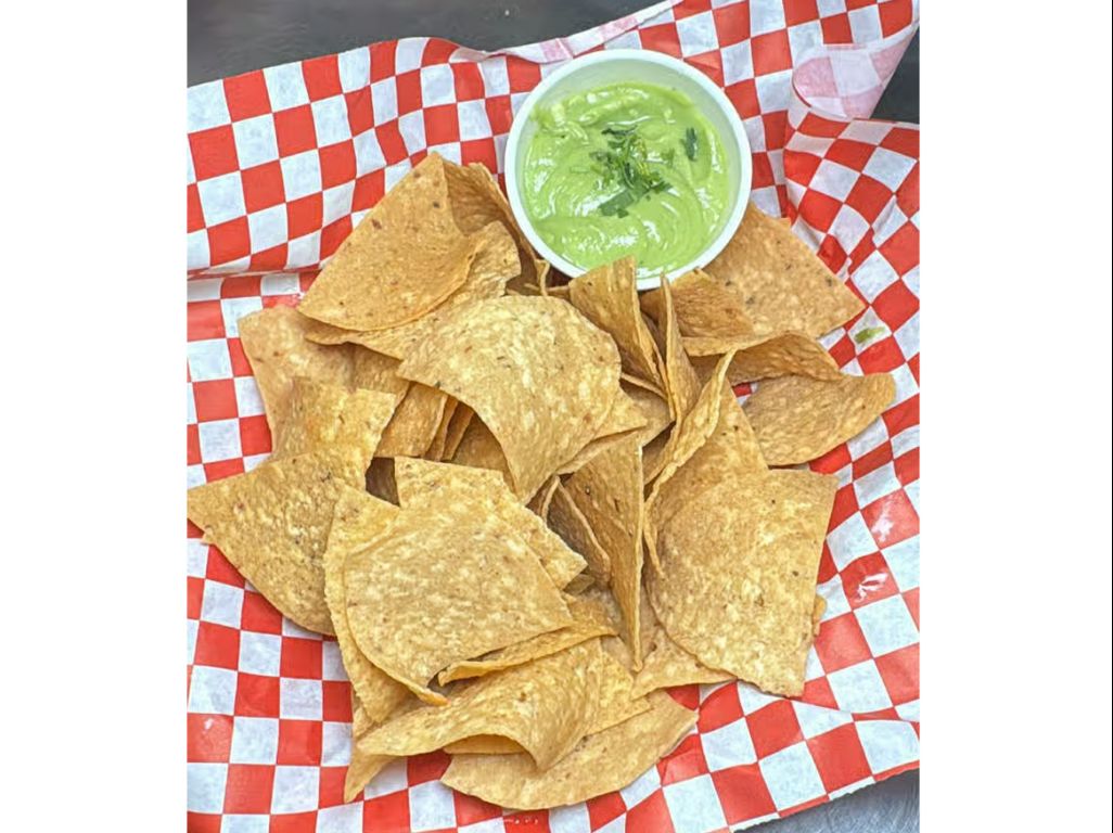Chips w/ Guacamole