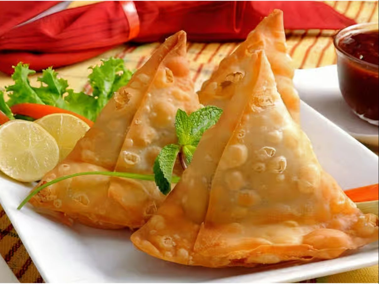 Veg Samosa (2 Pieces).
