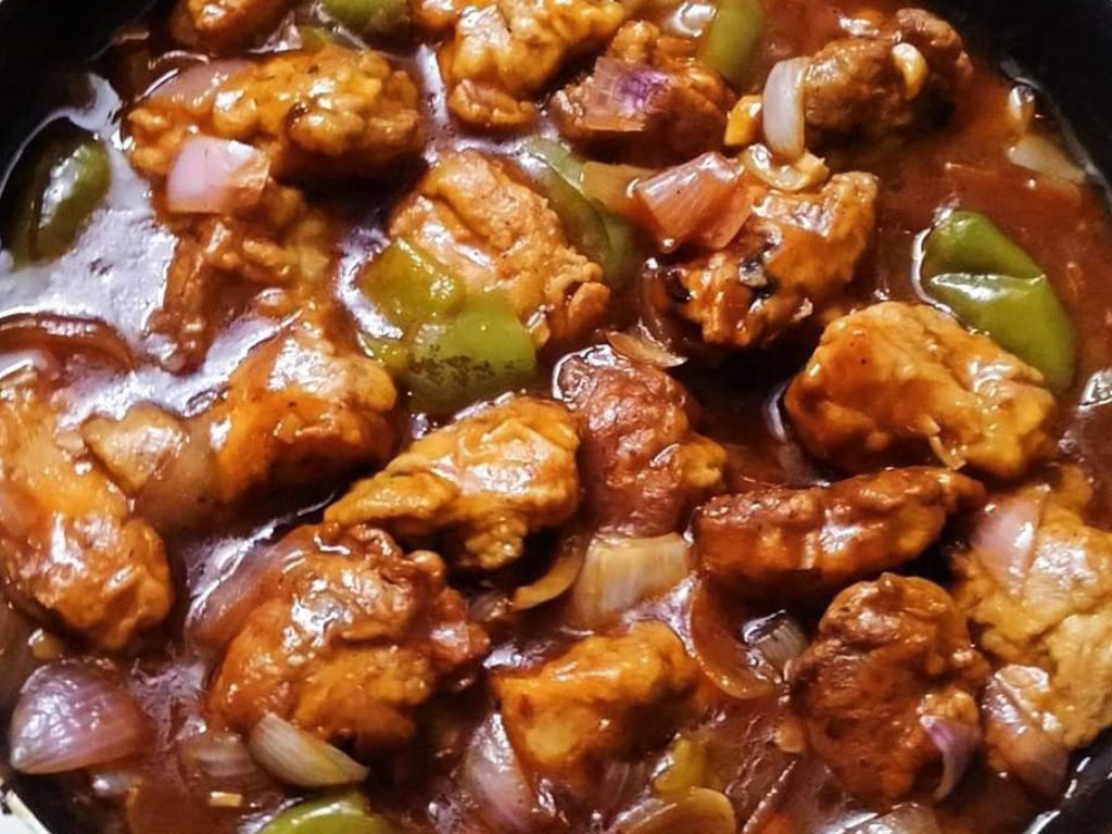 Chili Chicken (Gravy)  (Small  Tray- Serves 10-12 People).