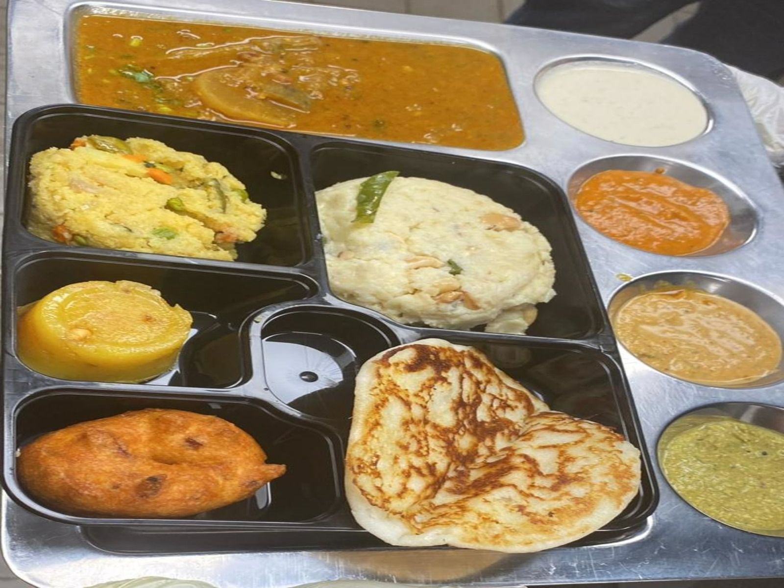 Tiffin Combo.