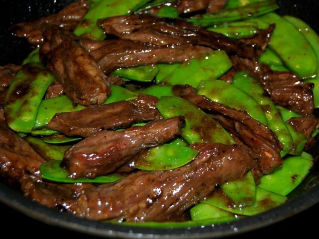 Beef w/ Pea Pods / Thịt bò với đậu Hà Lan / 豌豆荚炒牛肉.
