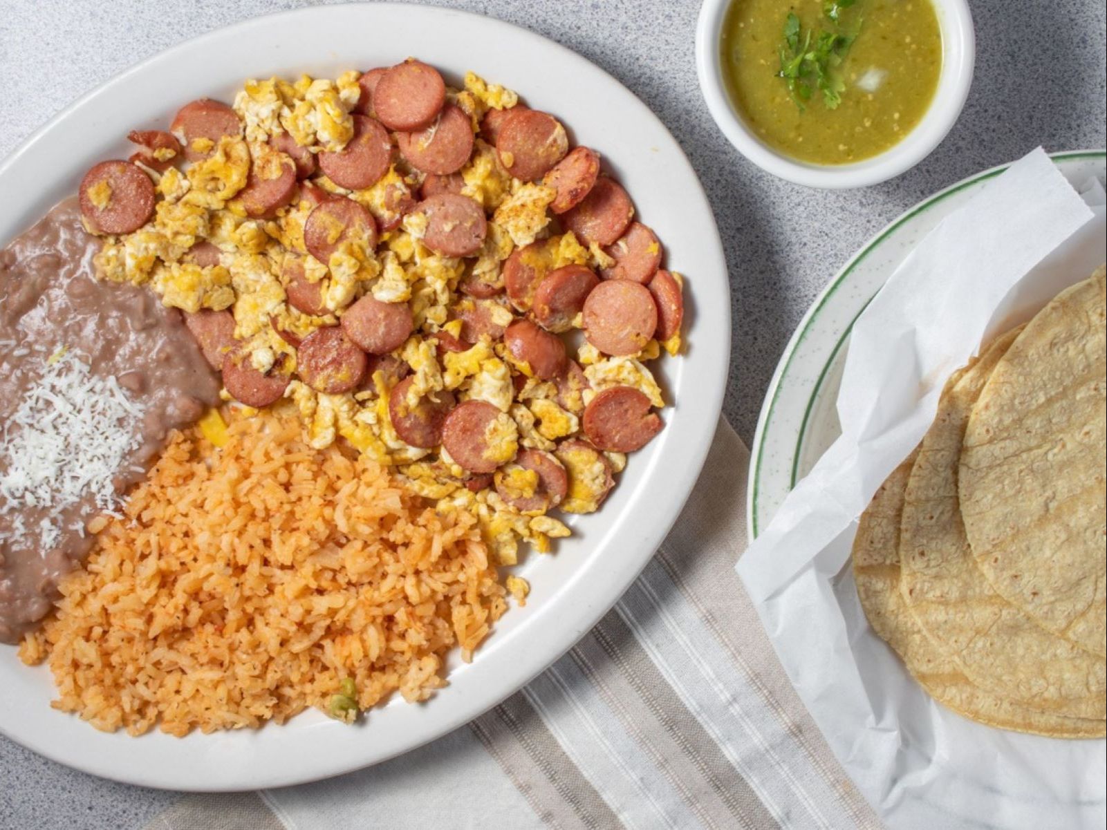 Huevos Con Salchicha.