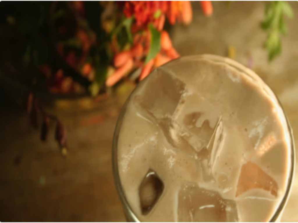 Q50 Iced Vietnamese Coffee  (espresso, milk + condensed milk).