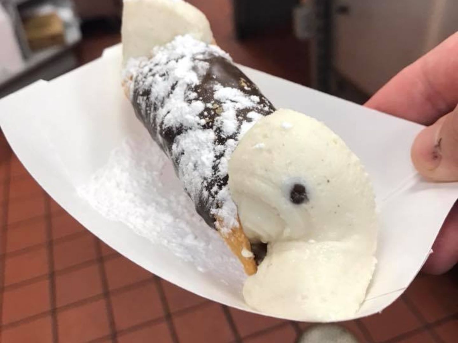 Cannoli.