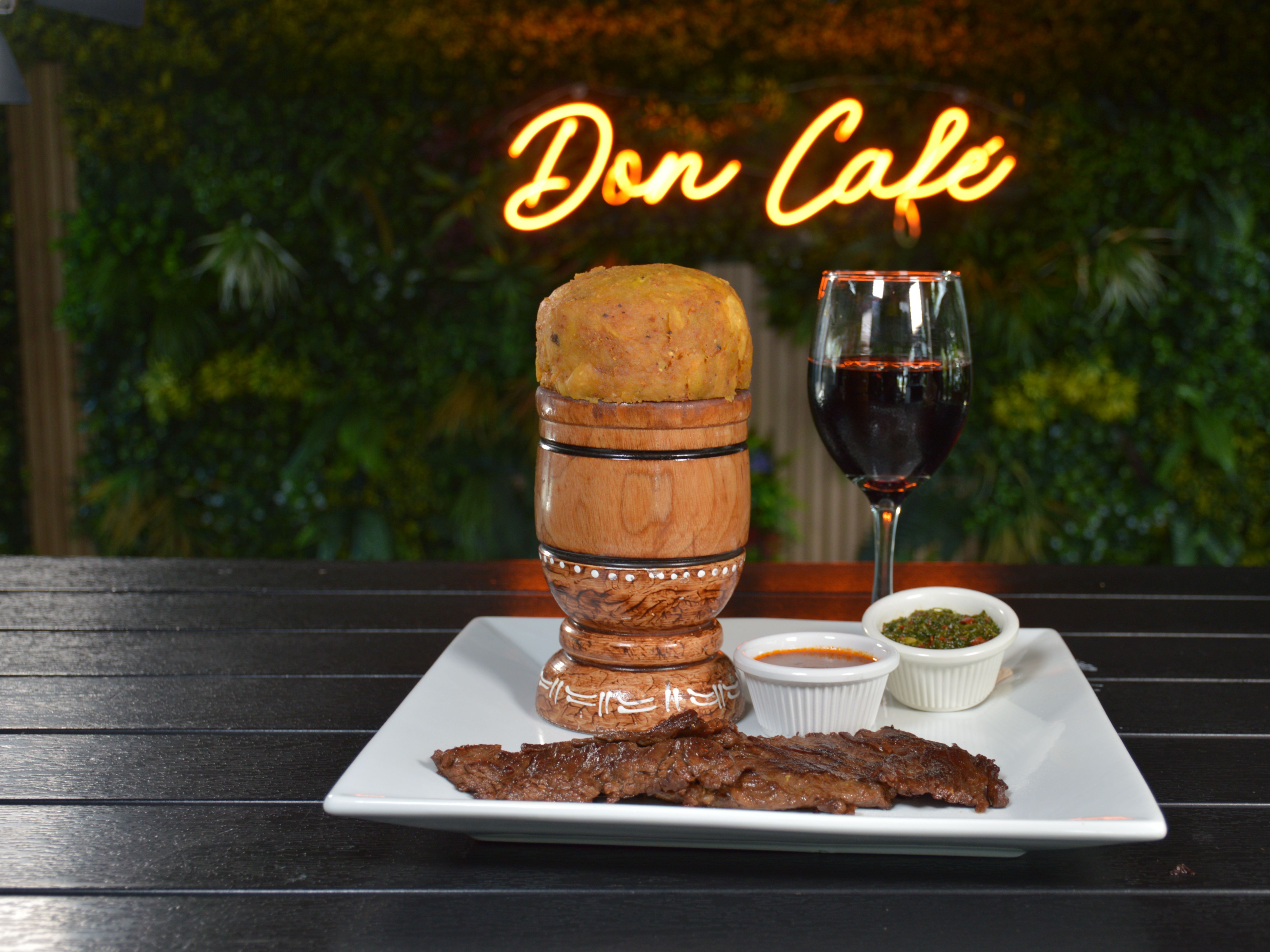 Mofongo Con Churrasco 12oz.