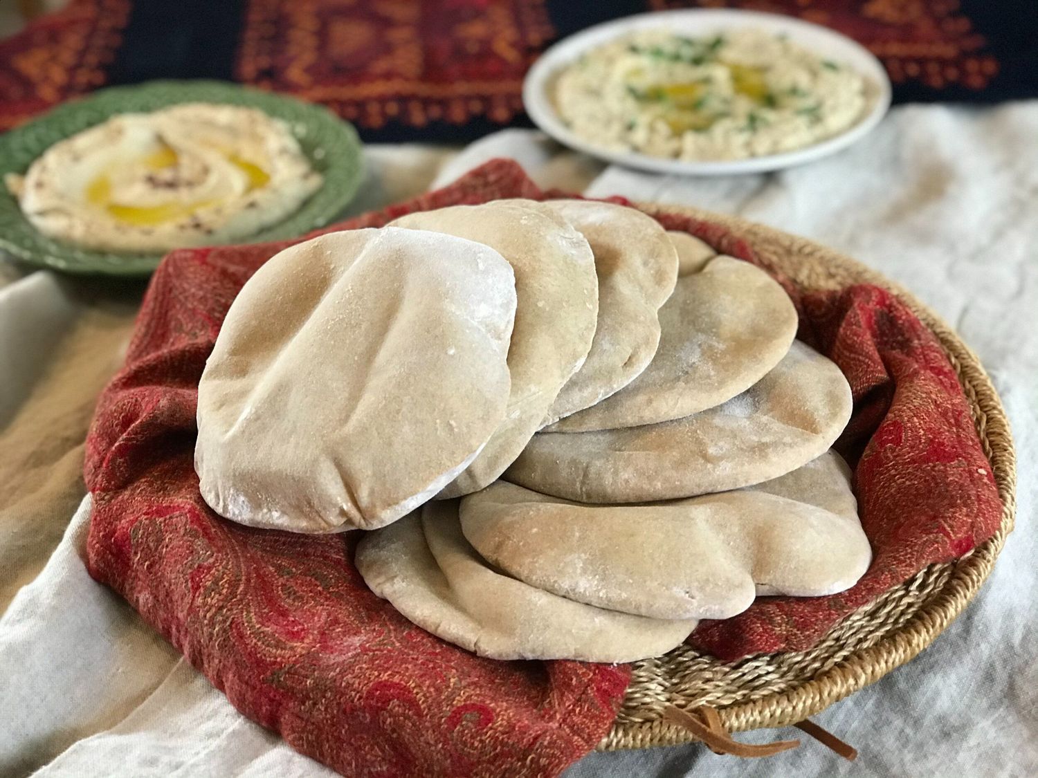 Image-Combo Pita Bread and Sauce