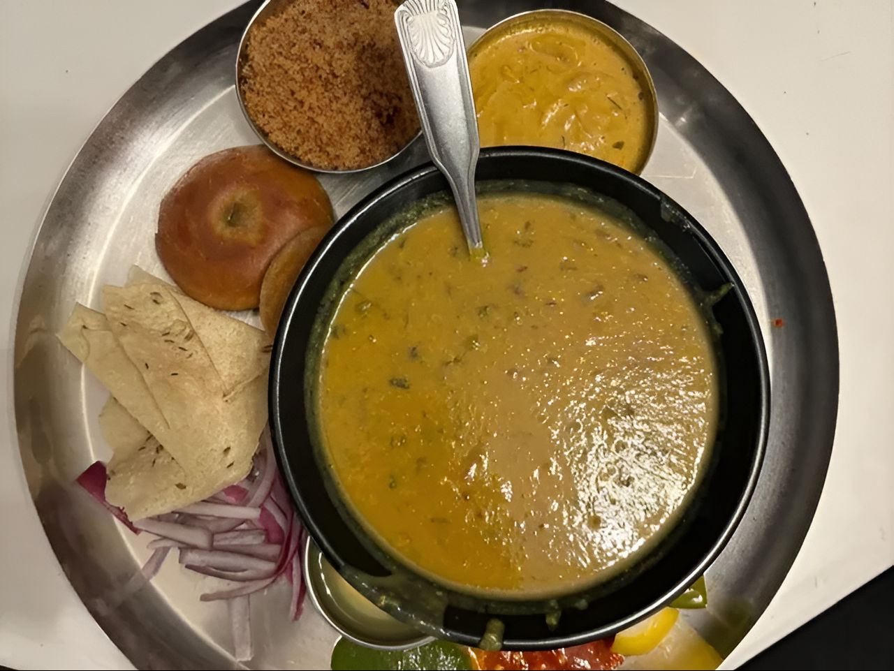 2 Baatis, Daal, Churma, Gatte Ki Sabzi, Ghee & Chutneys