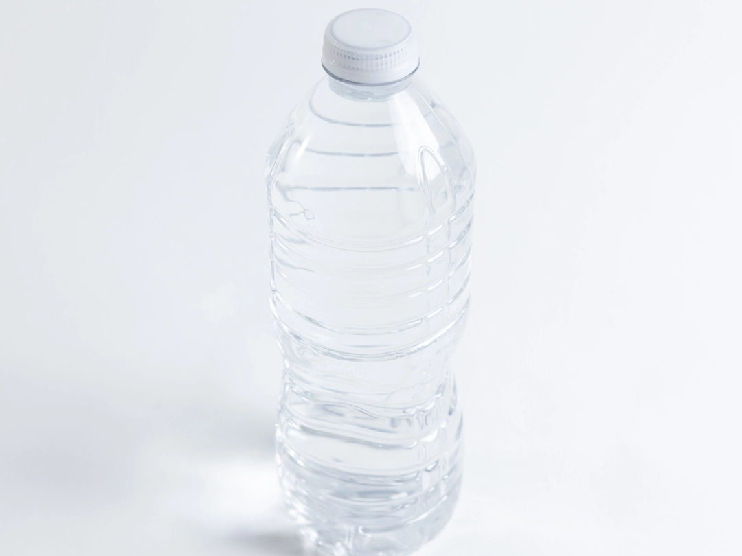 Water (Poland Spring).