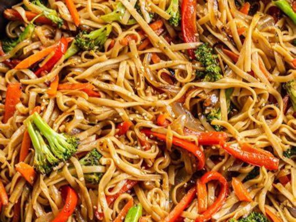 Veggie Lo Mein / Mì Lo chay / 素炒面.
