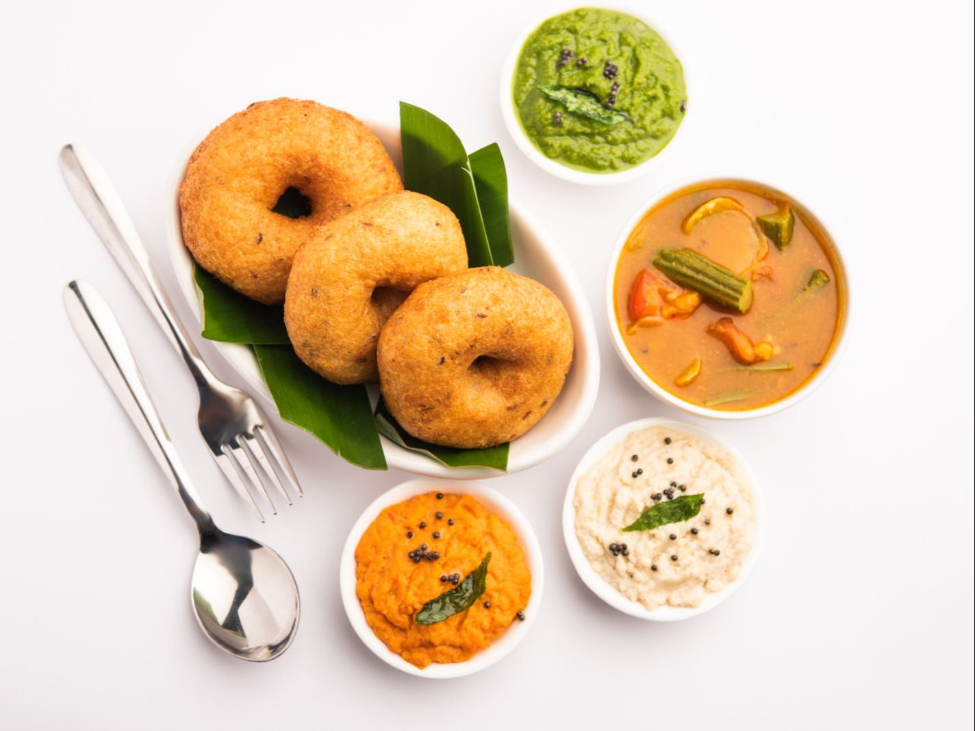 Meduvada With Chutney (2pcs).