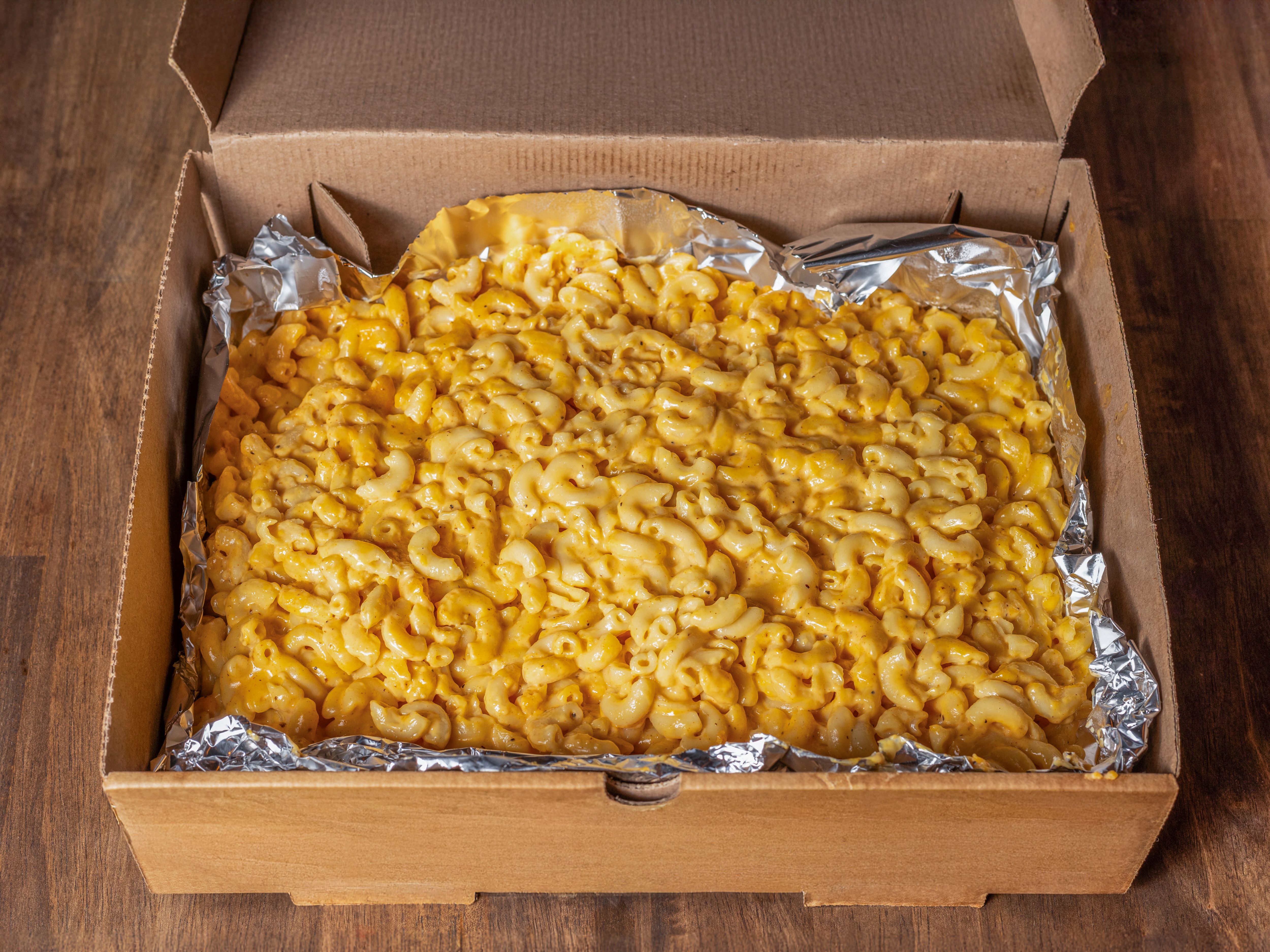 Mac N Cheese Family Box (Tray of Creamy Mac N Cheese).