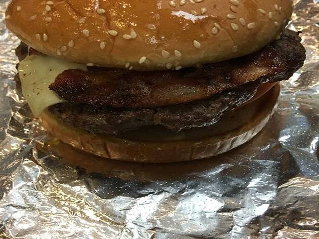 TNT Burger 8oz.