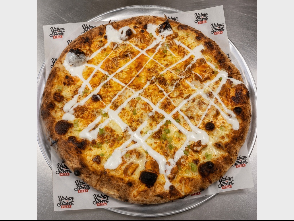 Buffalo Chicken Pizza 12'.