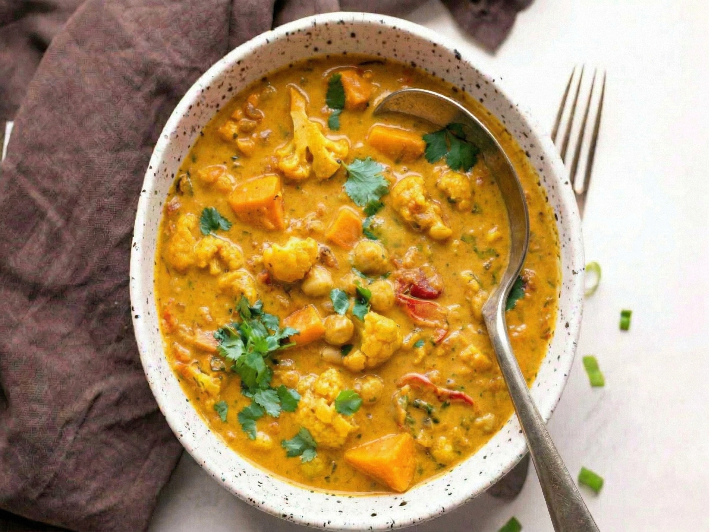 VEGETABLE COCONUT CURRY (V, NF, GD, DF).