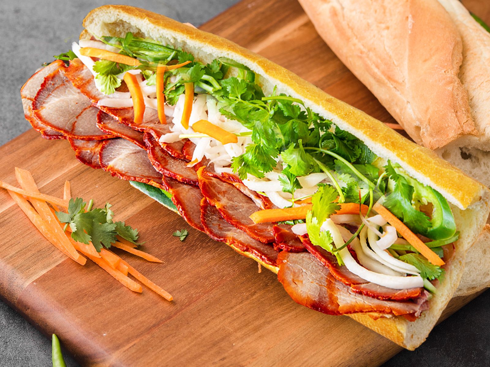 B7.  PATE PORK BBQ / BÁNH MÌ PATÊ XÁ XÍU.