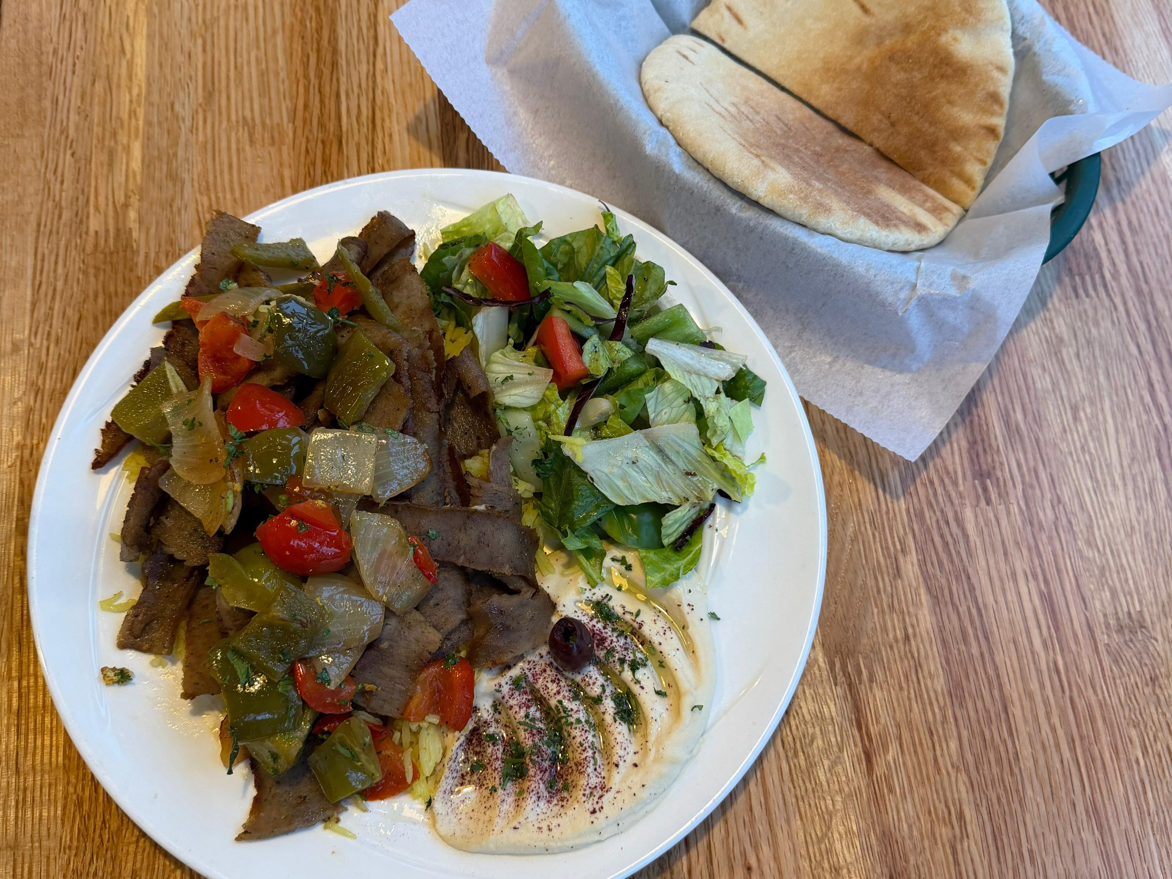Gyro Plate W/Veggies.