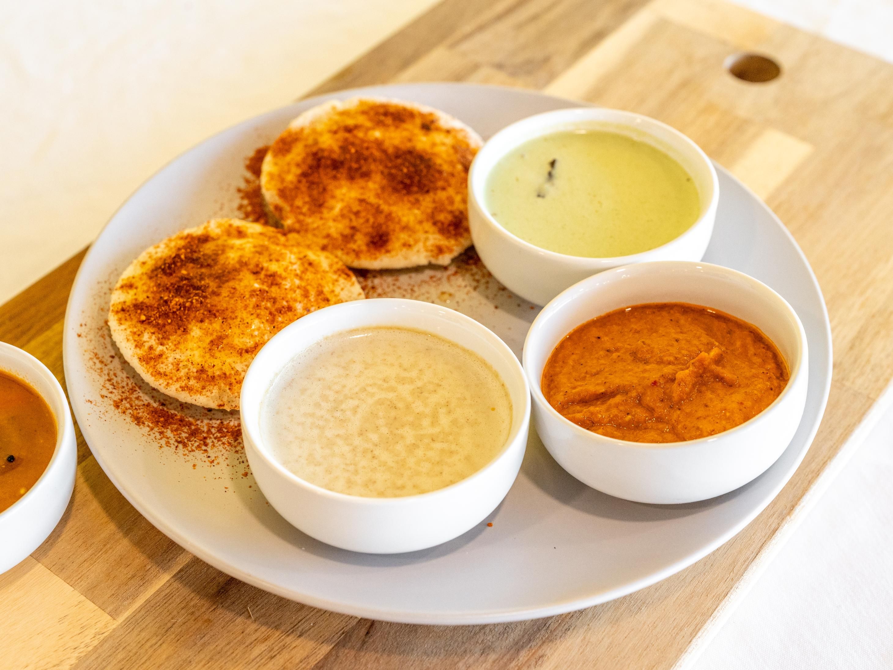 Ghee Karam Pudi Idli (2 Pieces).