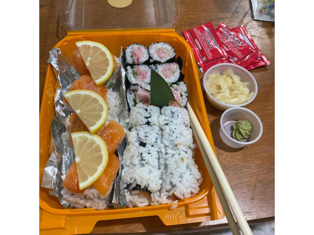 Negihama Roll (Yellowtail W/ Green Onion).