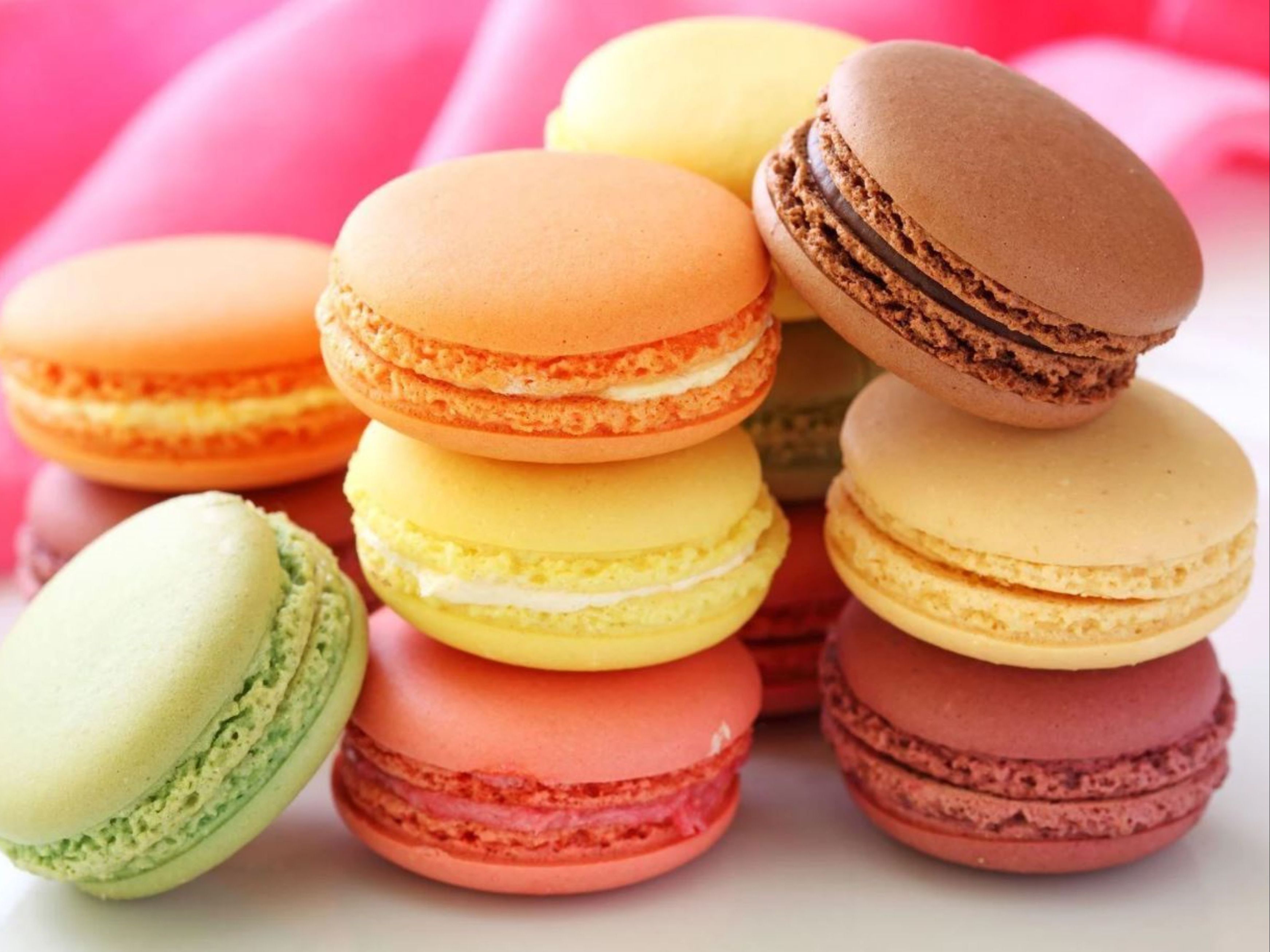 Macarons 2 Pieces.