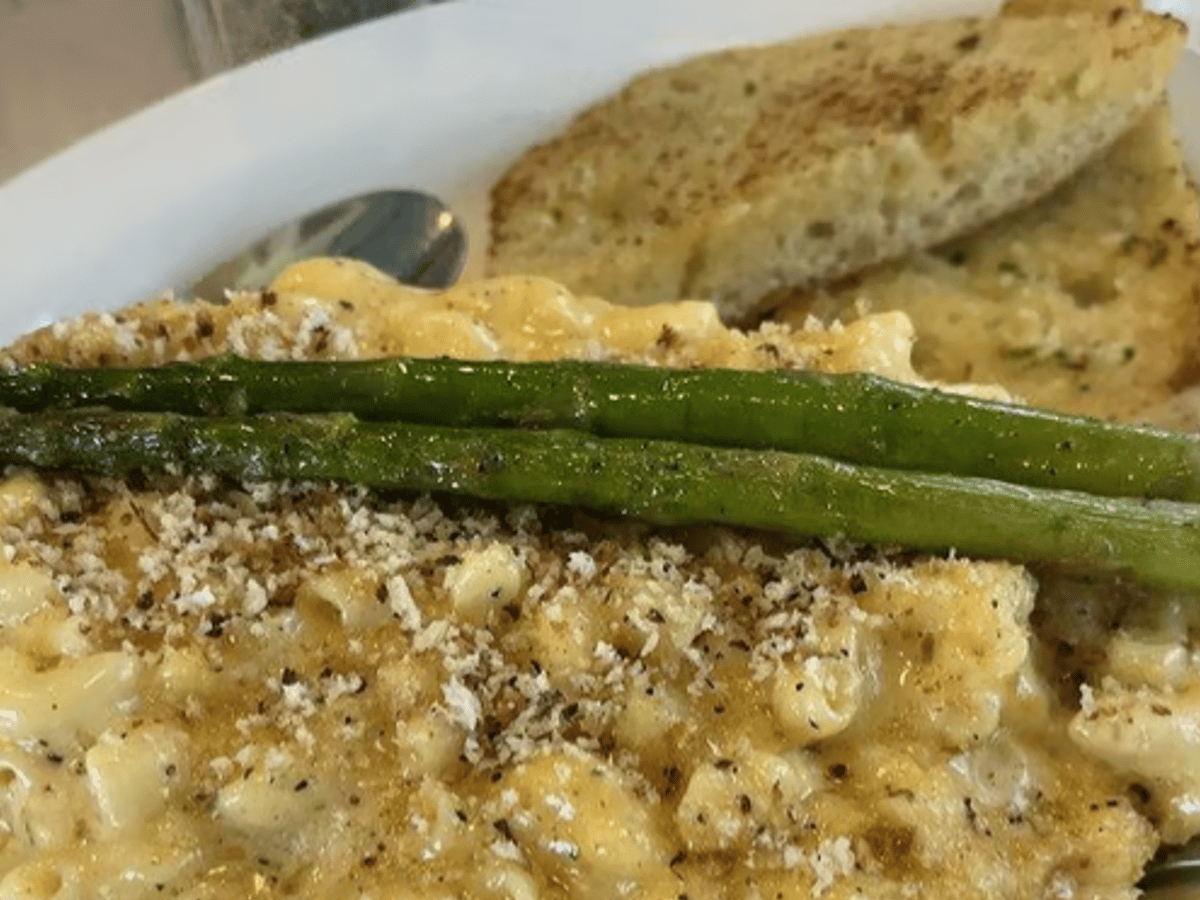Famouse Mac & Cheese Small.