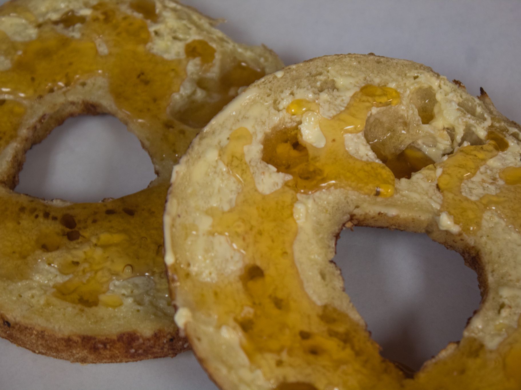 BAGEL W/BUTTER.