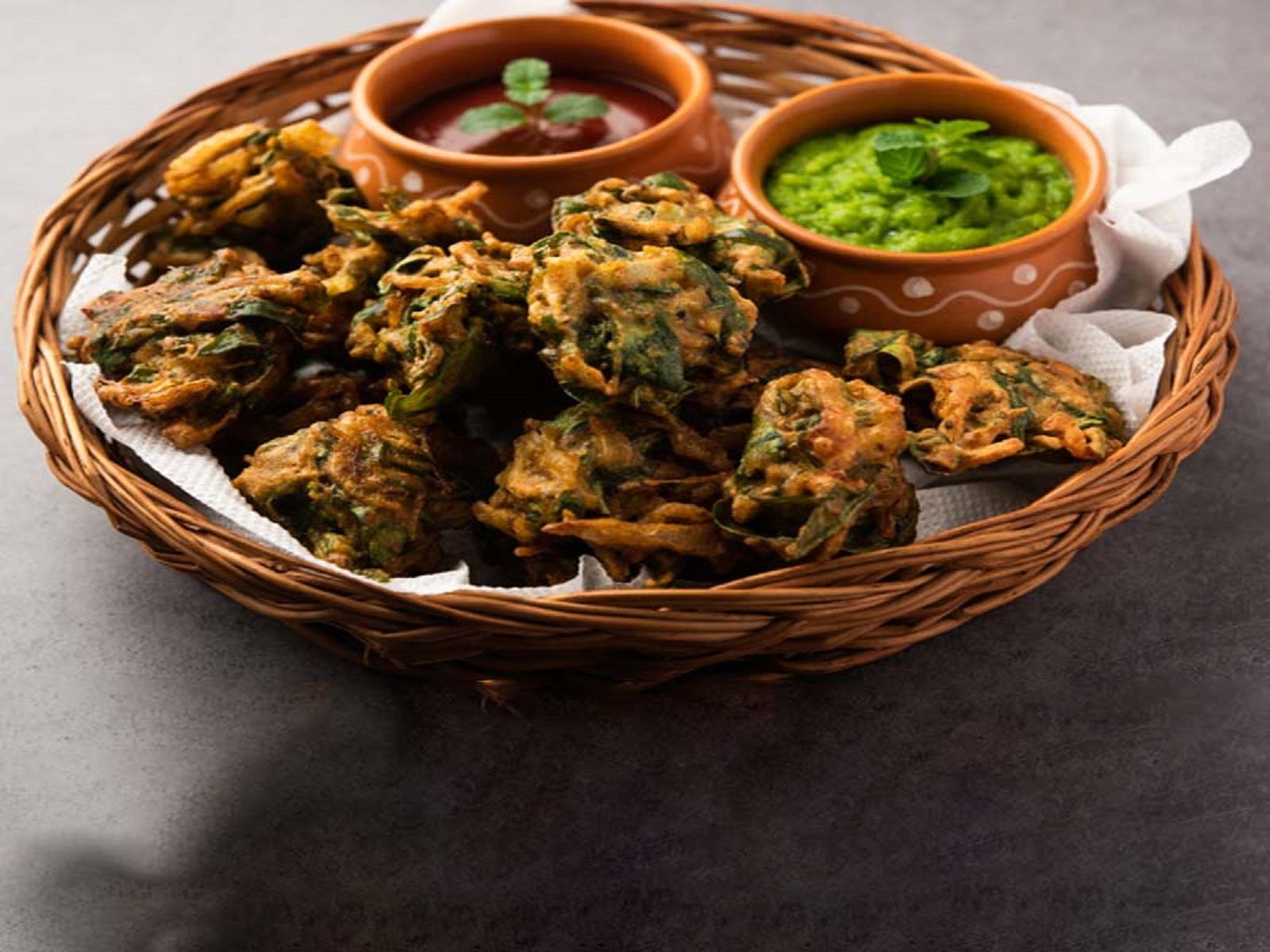Onion Spinach Pakoda.