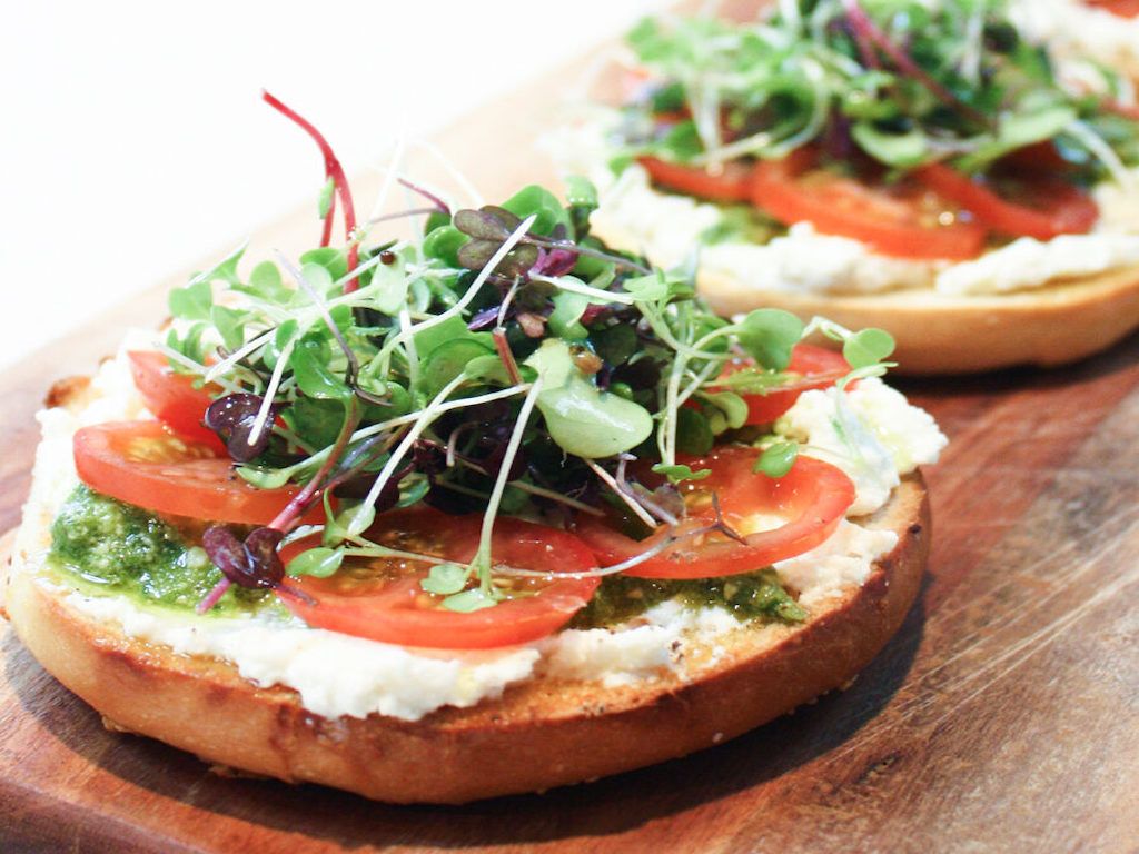 BAGEL TOMATO