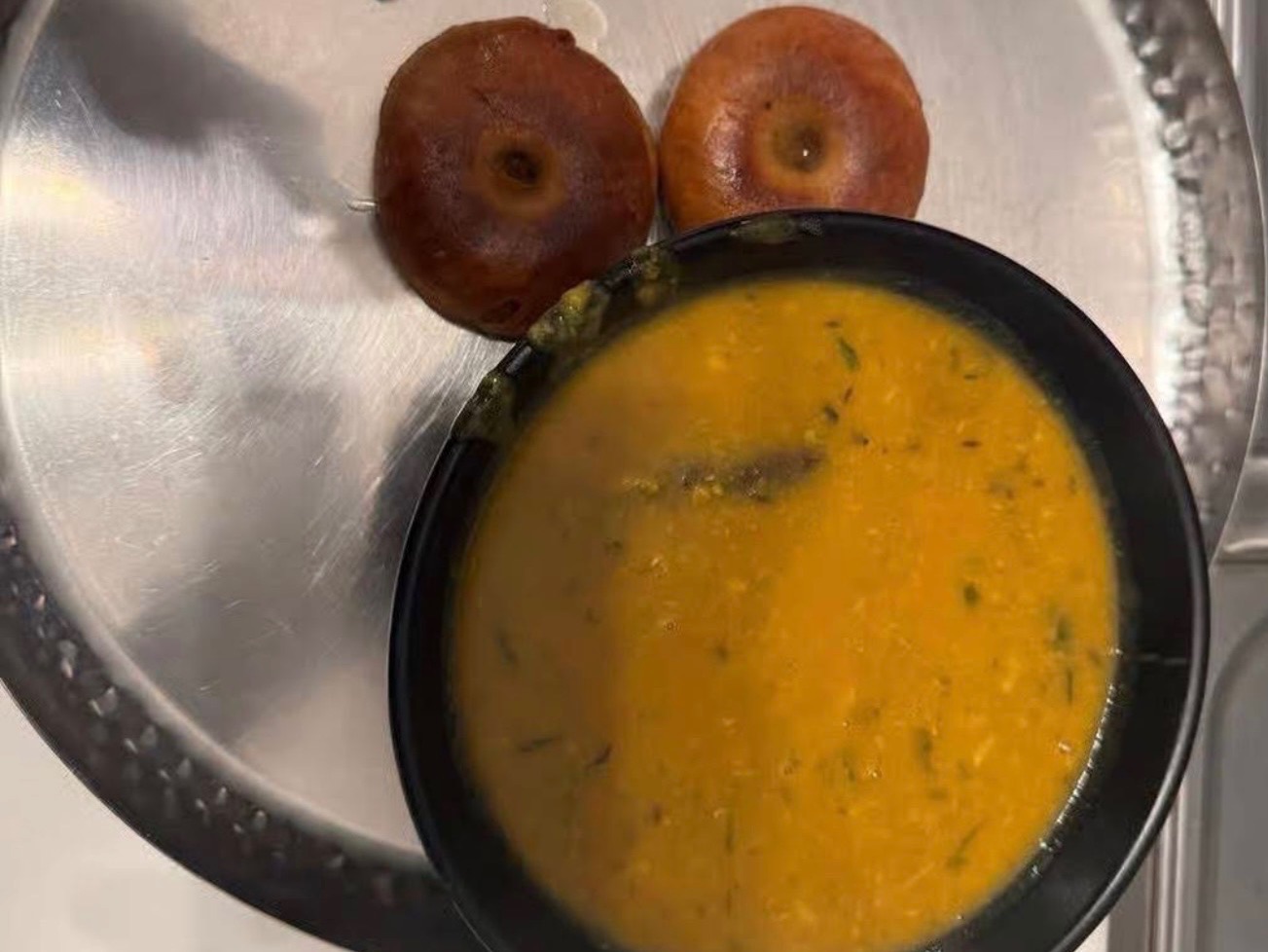 2 Baatis, Daal with Ghee, Red & Green Chutneys