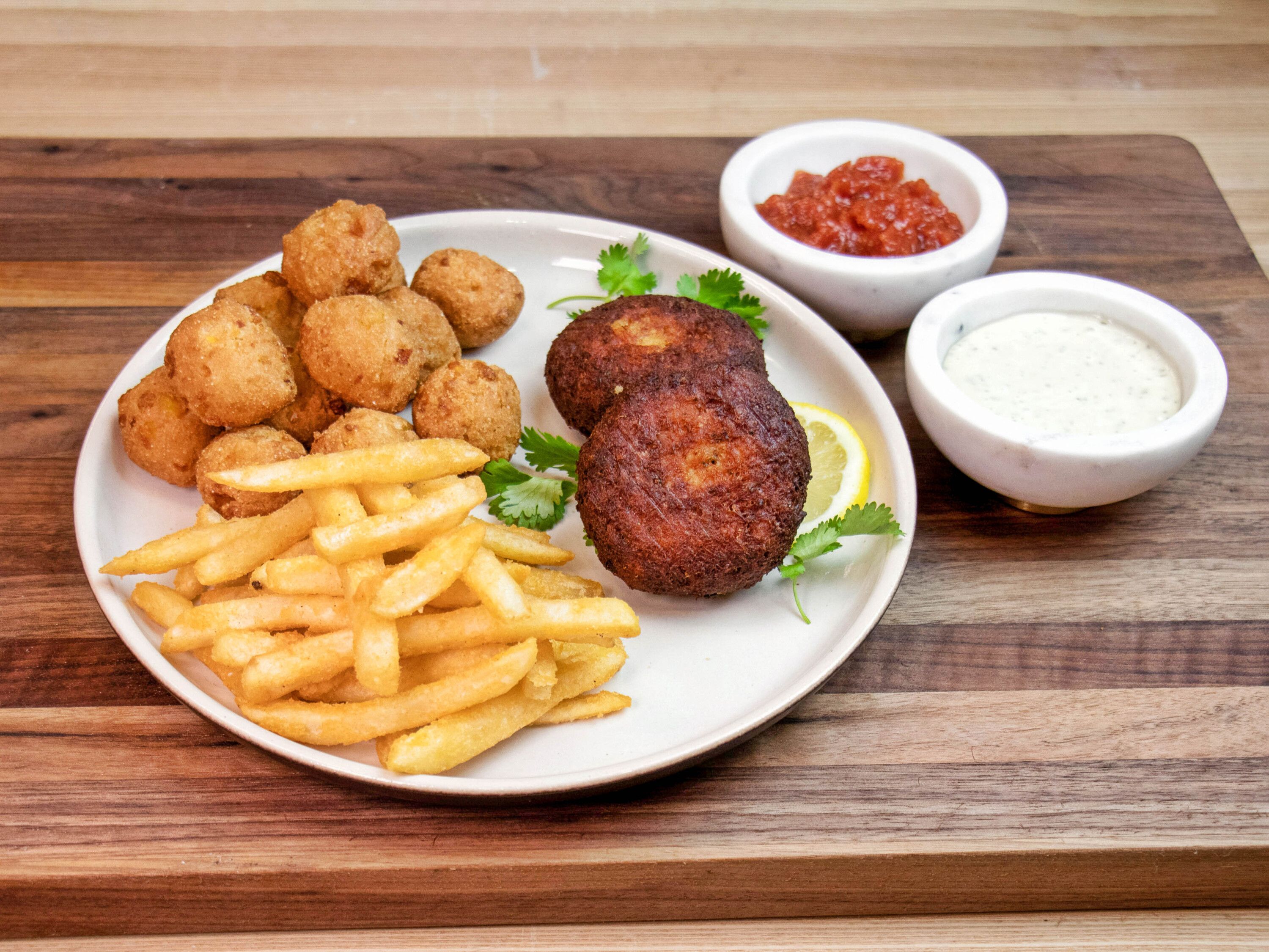 #9 Crab Cake Platter  (lump)