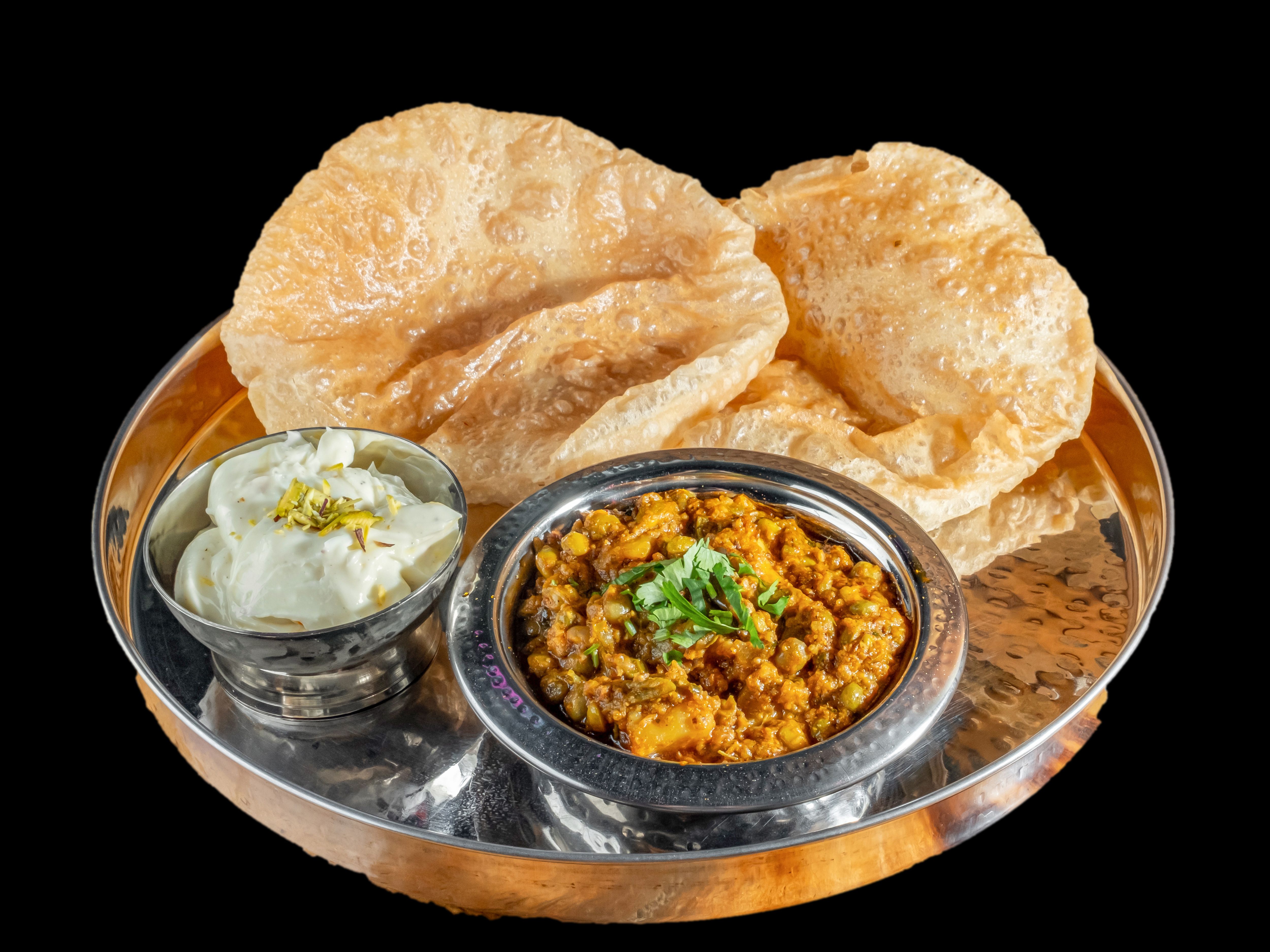 Undhiyu-Puri-Shrikand