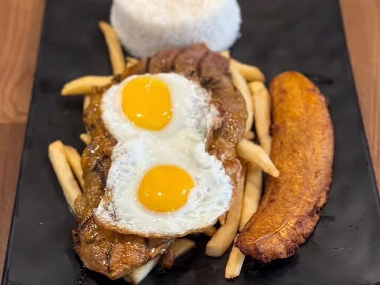 Bistec A Lo Pobre.