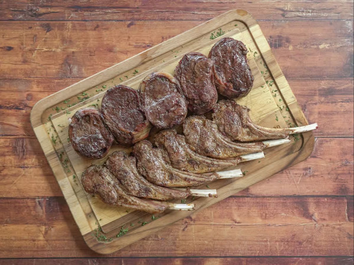 Filet Mignon (8 oz).