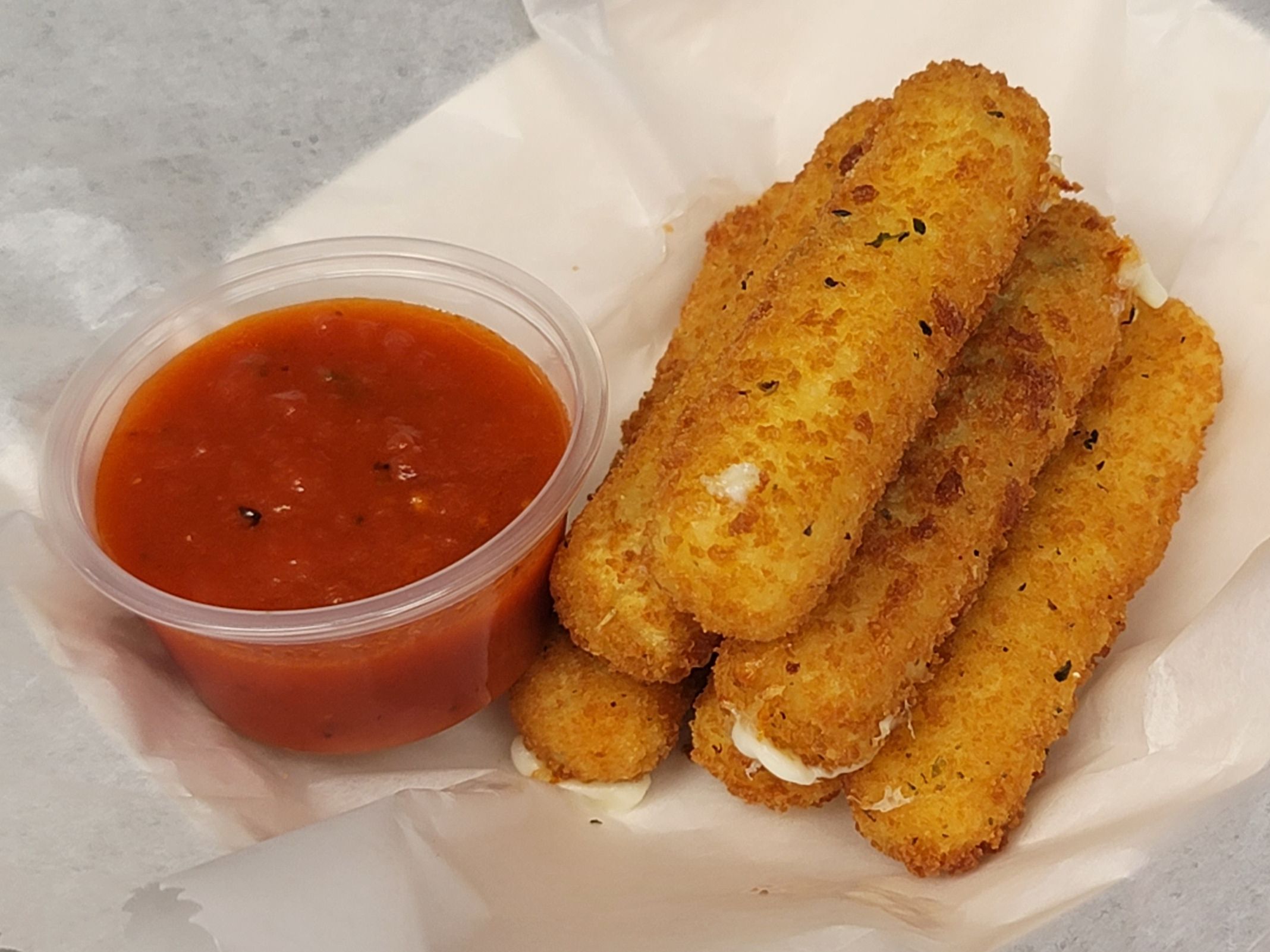 Mozzarella Sticks (6).