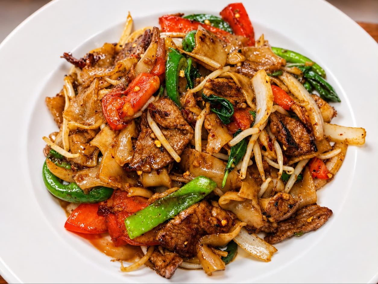 Pad Kee Mao (Drunken Noodles).