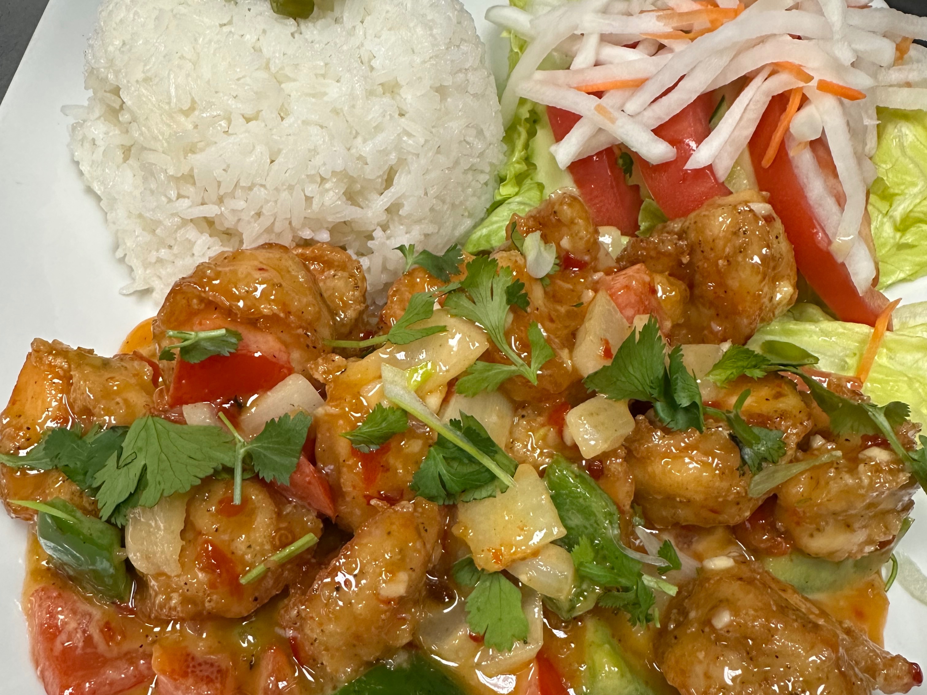 C6. Bang Bang Shrimp Bowl (Com Tôm Bang Bang).
