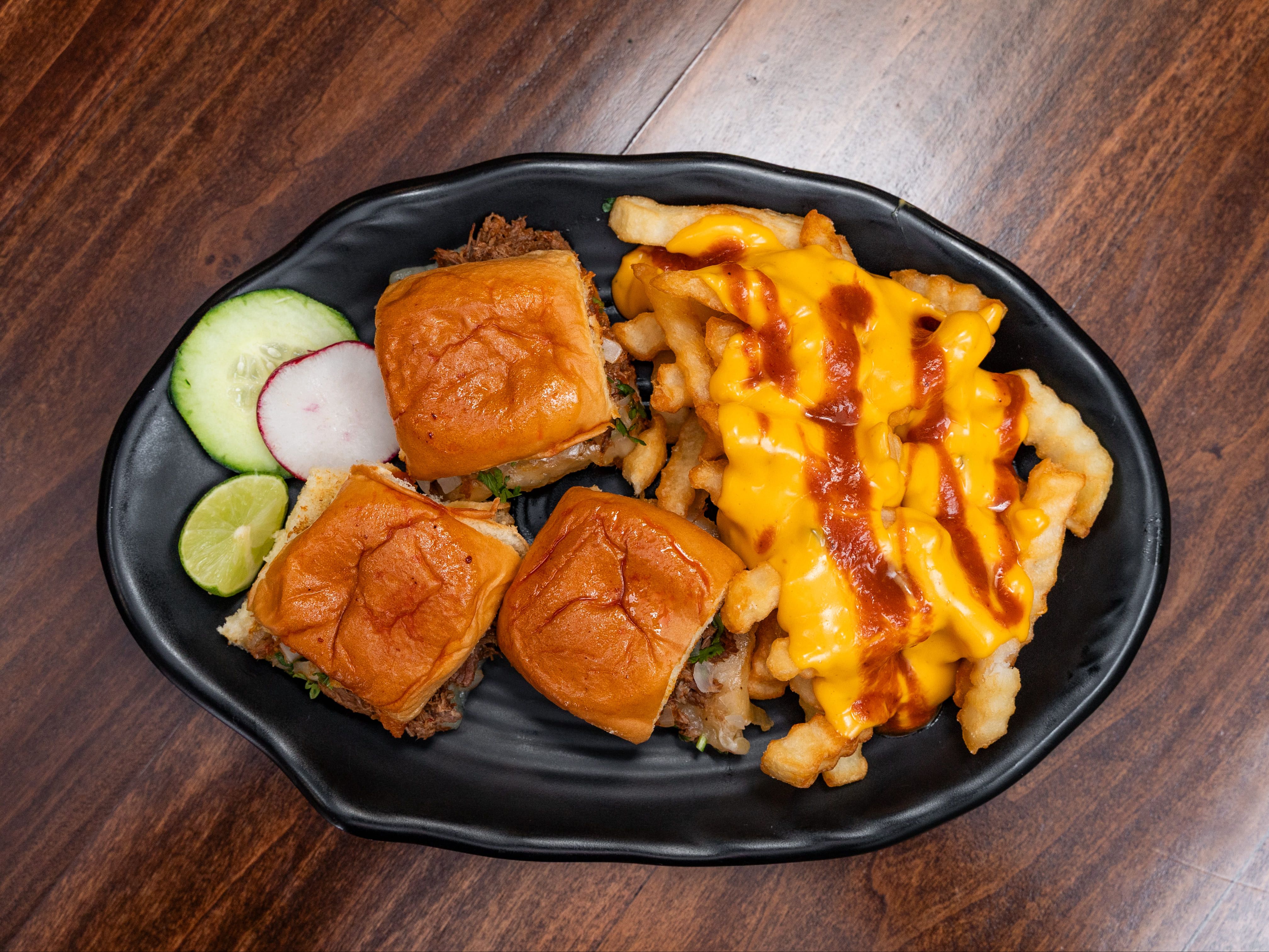 Sliders Birria Combo Order / Ord Birria Sliders Combo.