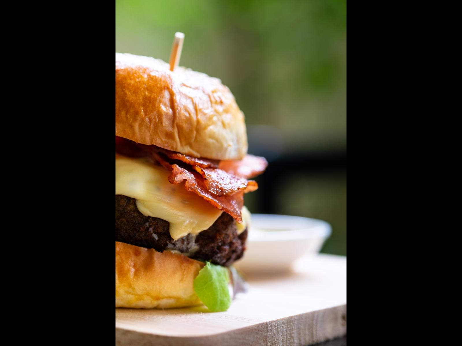 Kid's Hamburger & Fries Meal